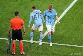 紧张比赛打破僵局,头名球队积分榜领先的简单介绍 紧张比赛打破僵局,头名球队积分榜领先的简单介绍